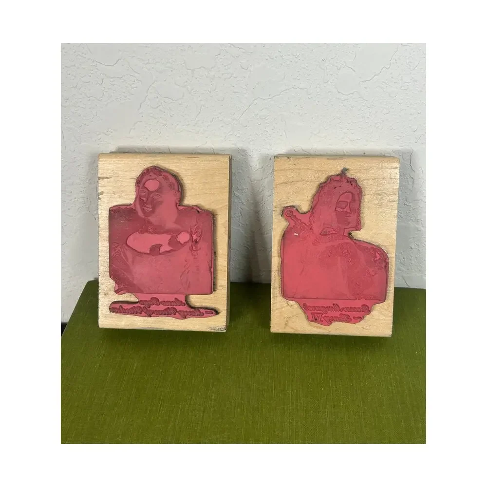 American Vtg- Set of 2- England- Queen Margaret Anne Page- Preowned- Royal